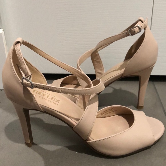 Le Chateau heels/Size 8 - Picture 2 of 4